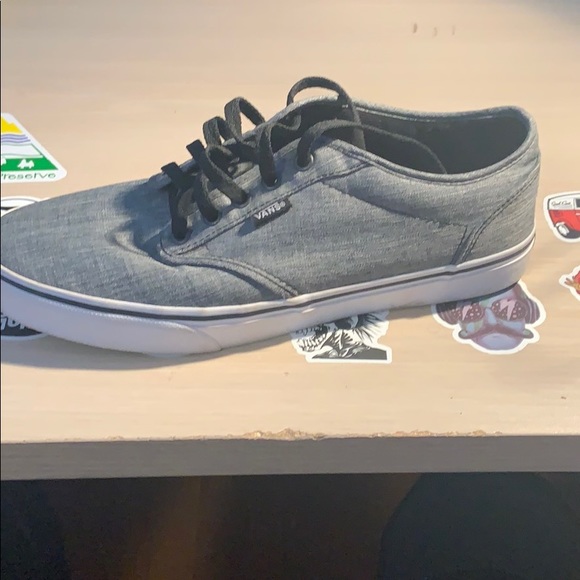 Vans - Picture 2 of 8